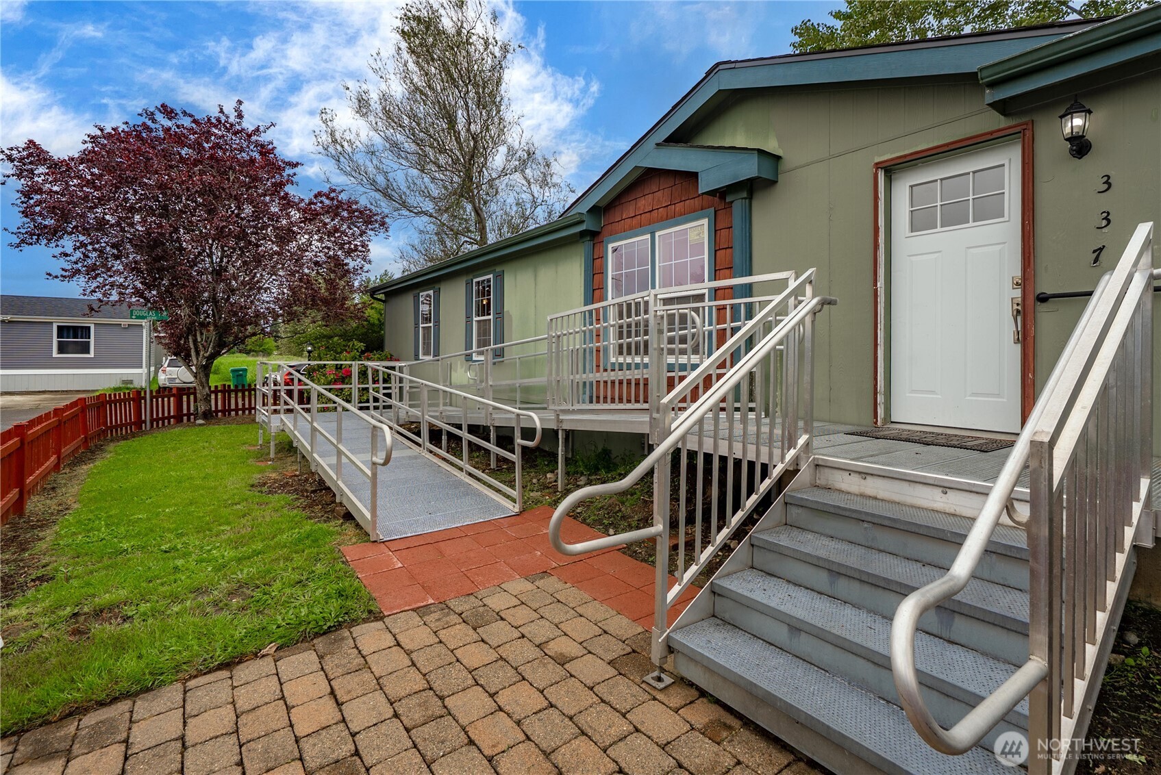 337 Redwood Street Enumclaw WA 98022