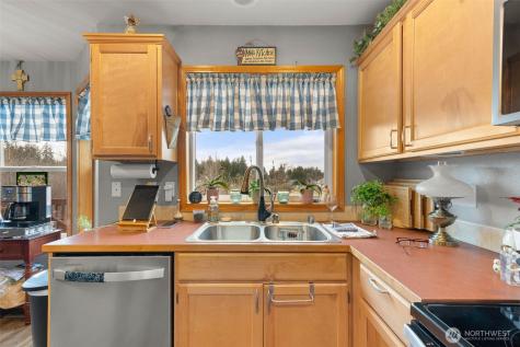 648 Kaitlyn St W Eatonville WA 98328