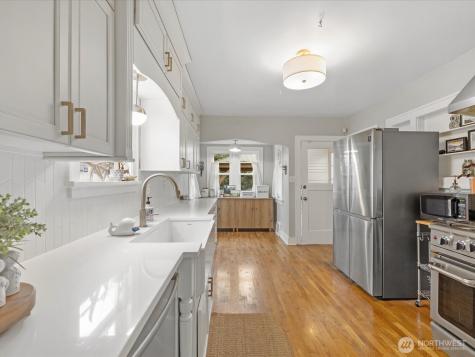 1301 Oakes Avenue Everett WA 98201