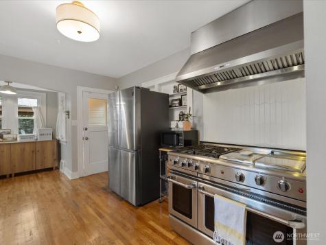 1301 Oakes Avenue Everett WA 98201