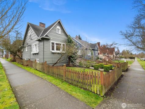 1301 Oakes Avenue Everett WA 98201