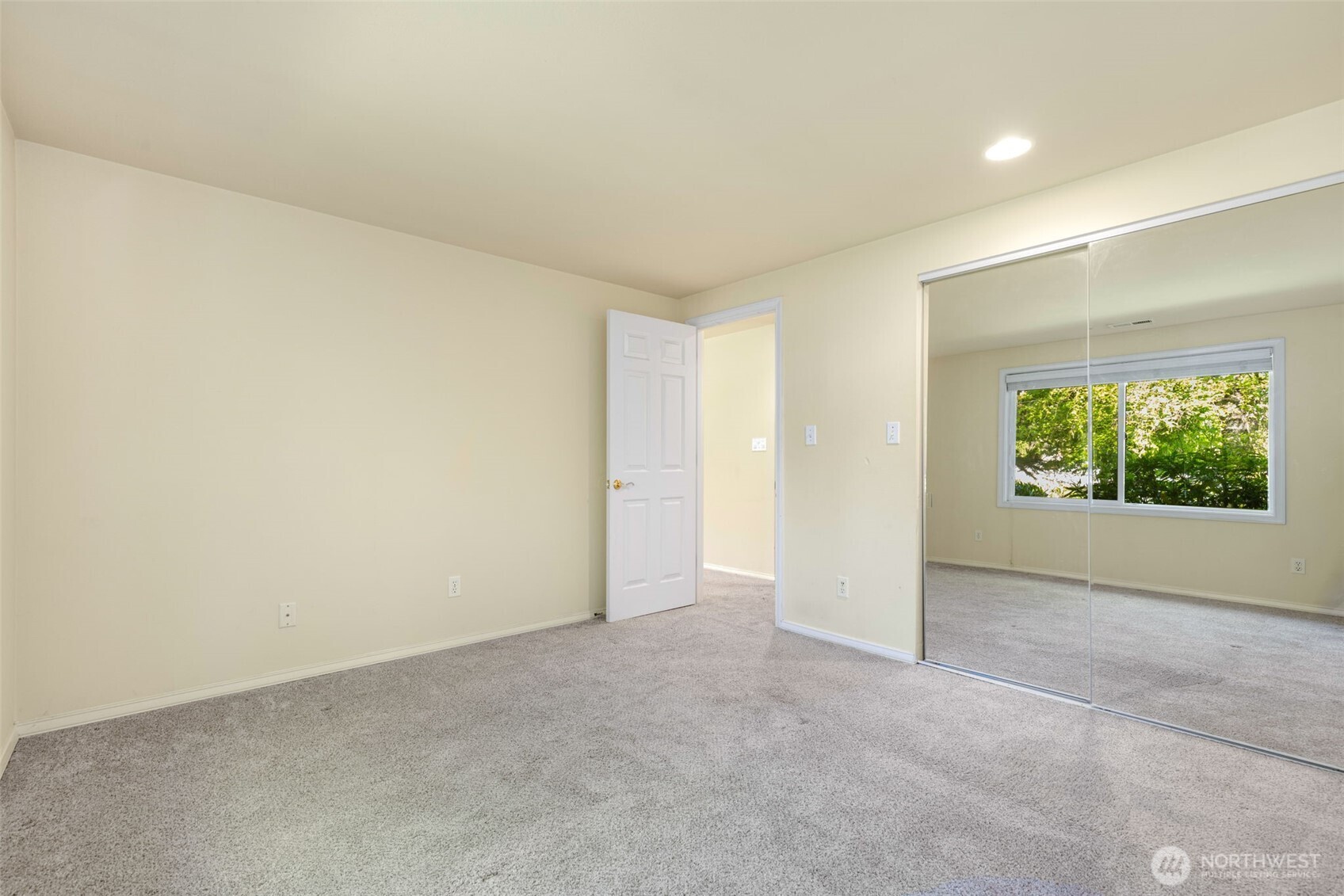 10435 SE 13th Street Bellevue WA 98004