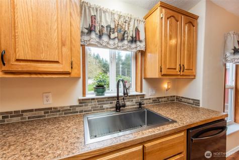 571 Lewis Road Port Angeles WA 98362