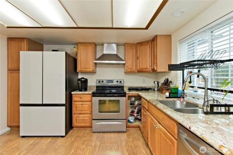 10319 SE 228th Street Kent WA 98031
