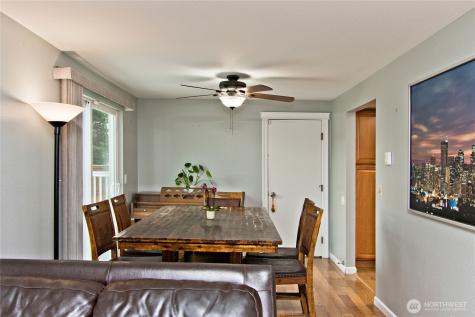 10319 SE 228th Street Kent WA 98031
