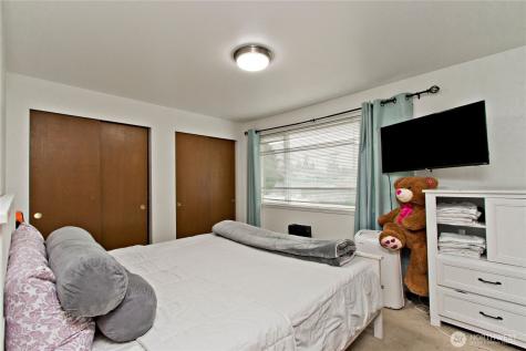 10319 SE 228th Street Kent WA 98031