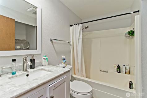 10319 SE 228th Street Kent WA 98031