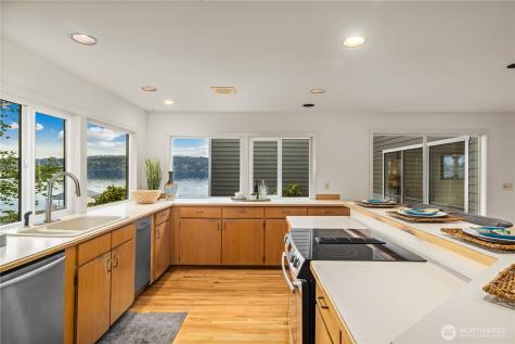 3418 W Lake Sammamish Parkway SE Bellevue WA 98008