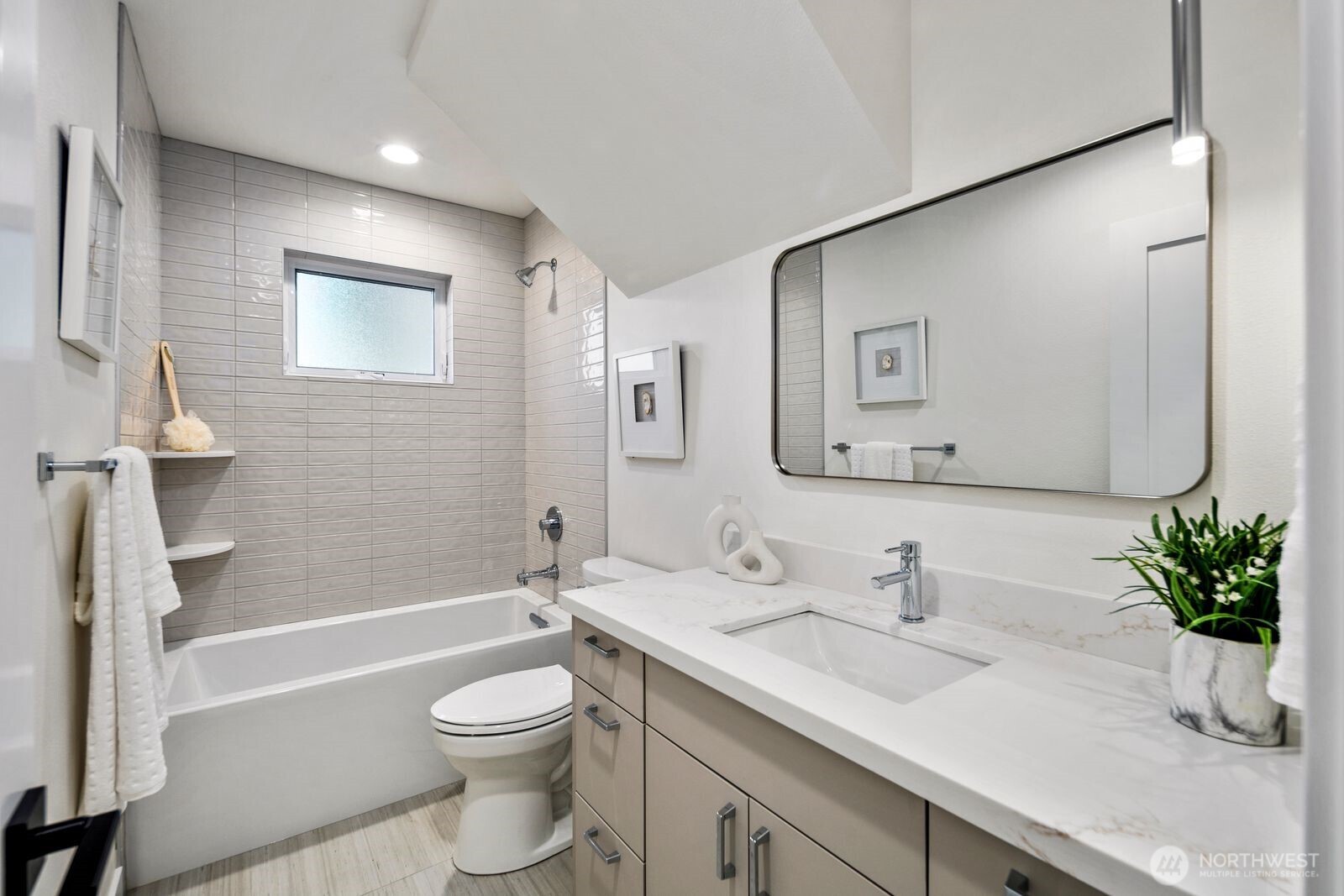 1004 N 48th Street Seattle WA 98103