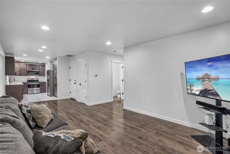 2101 103rd Street E Tacoma WA 98445
