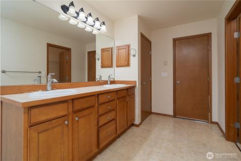 4729 Okanogan Drive SE Port Orchard WA 98366