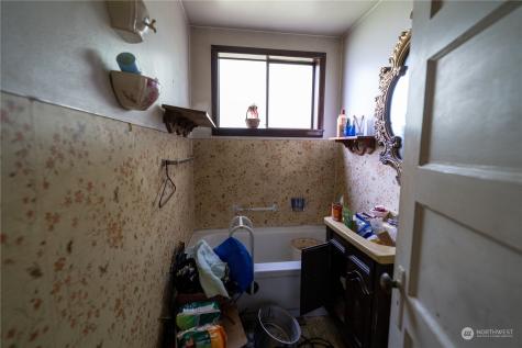 2207 W Edgewood Drive Port Angeles WA 98363