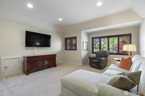 23431 NE 10th Place Sammamish WA 98074