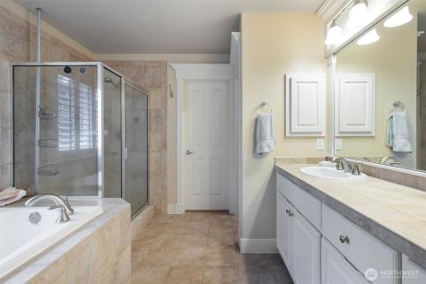 23431 NE 10th Place Sammamish WA 98074