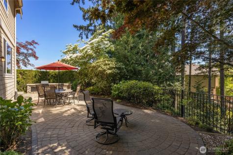 23431 NE 10th Place Sammamish WA 98074