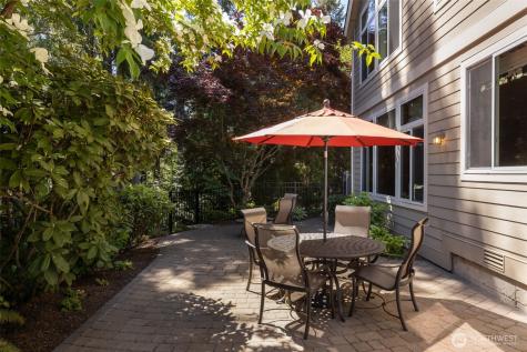 23431 NE 10th Place Sammamish WA 98074
