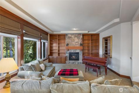 23431 NE 10th Place Sammamish WA 98074