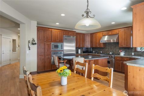 23431 NE 10th Place Sammamish WA 98074