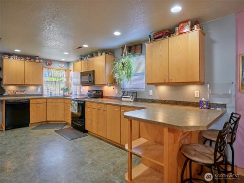 115 Whalen Loop Road Woodland WA 98674