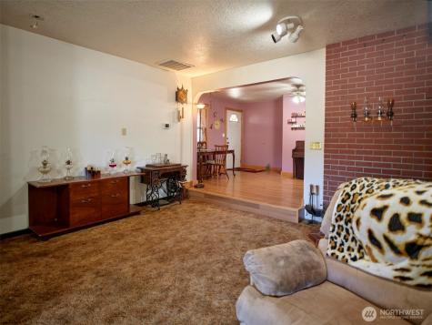 115 Whalen Loop Road Woodland WA 98674
