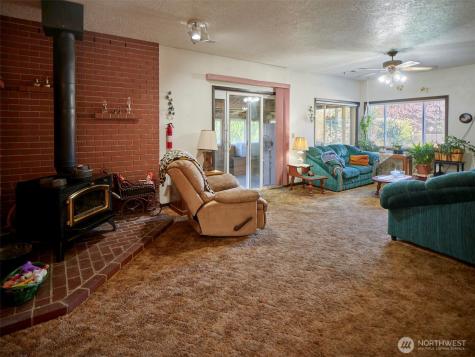 115 Whalen Loop Road Woodland WA 98674