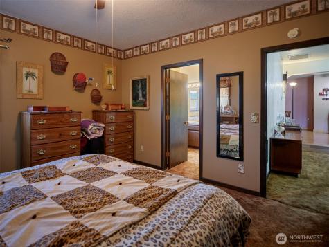 115 Whalen Loop Road Woodland WA 98674