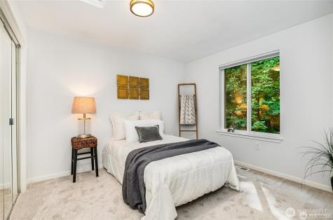 5523 Lakemont Boulevard SE Bellevue WA 98006