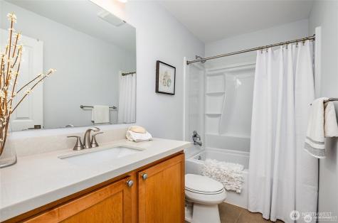 5523 Lakemont Boulevard SE Bellevue WA 98006