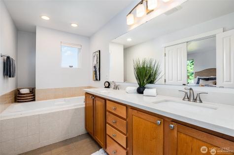 5523 Lakemont Boulevard SE Bellevue WA 98006