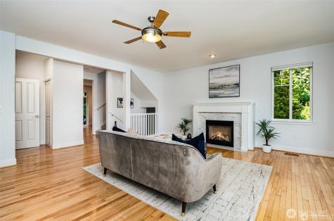 5523 Lakemont Boulevard SE Bellevue WA 98006
