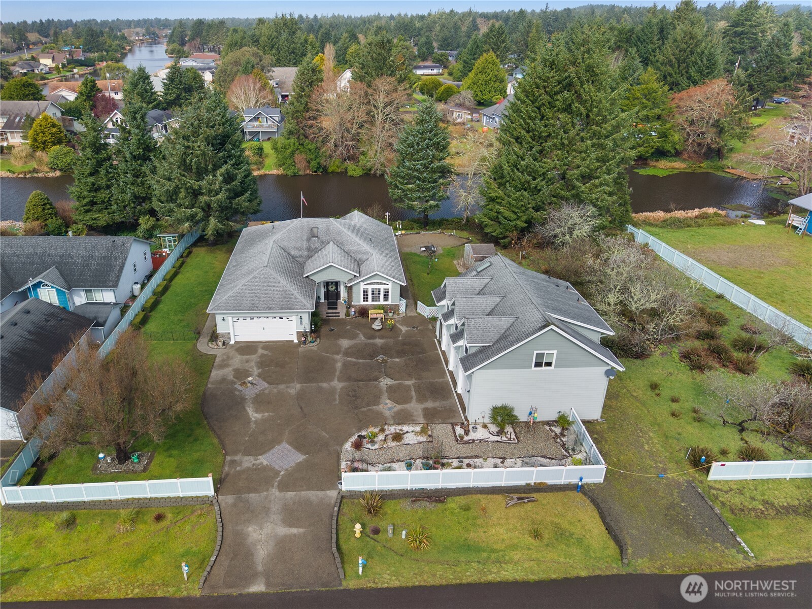 655 Skamokawa Court SE Ocean Shores WA 98569