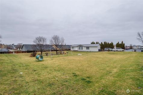 900 N Grape Drive Moses Lake WA 98837