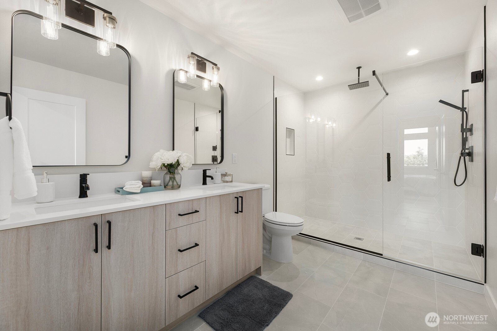 2019 W Bertona Seattle WA 98199