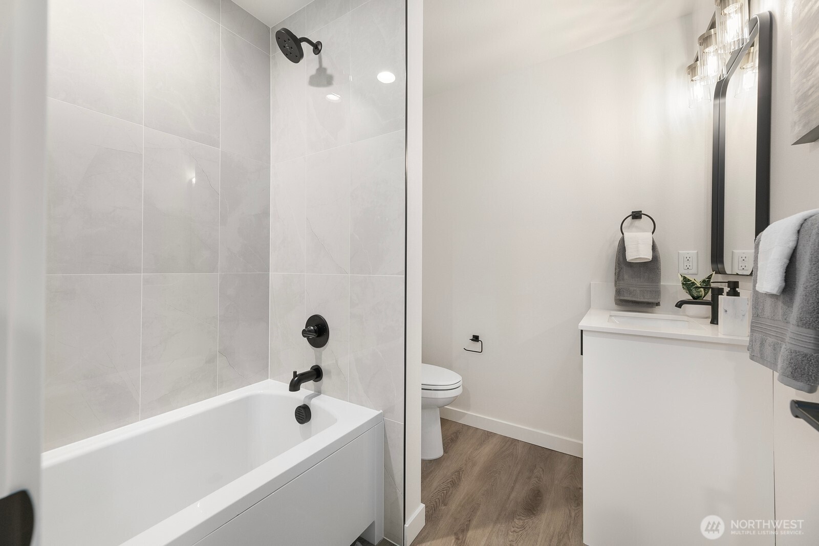 2019 W Bertona Seattle WA 98199