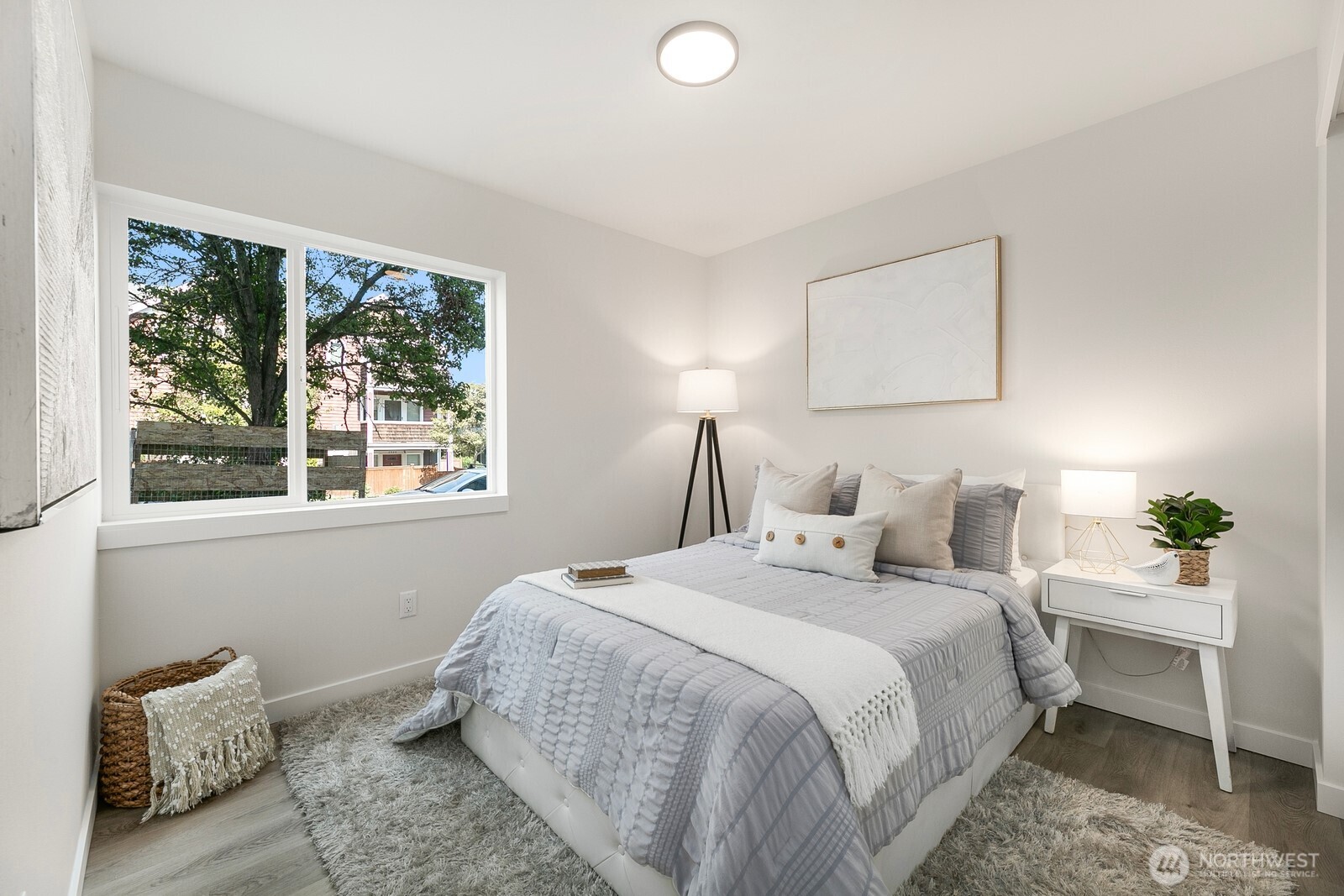 2019 W Bertona Seattle WA 98199