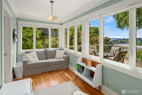 2403 11th Avenue W Seattle WA 98119
