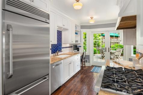 2403 11th Avenue W Seattle WA 98119
