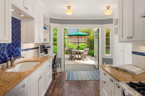 2403 11th Avenue W Seattle WA 98119