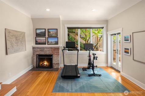 2403 11th Avenue W Seattle WA 98119