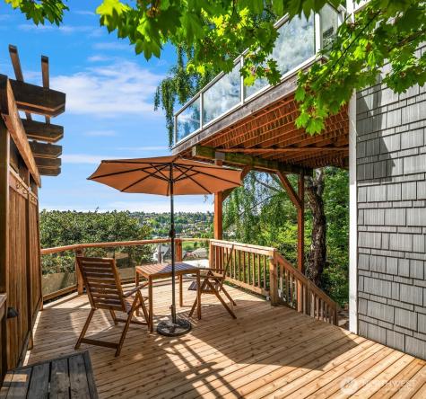 2403 11th Avenue W Seattle WA 98119
