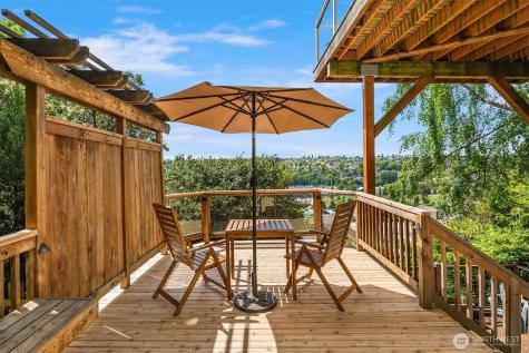 2403 11th Avenue W Seattle WA 98119