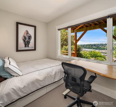 2403 11th Avenue W Seattle WA 98119