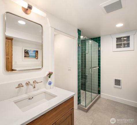 2403 11th Avenue W Seattle WA 98119