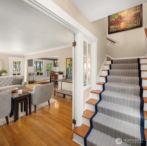 2403 11th Avenue W Seattle WA 98119