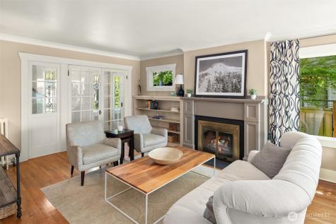 2403 11th Avenue W Seattle WA 98119
