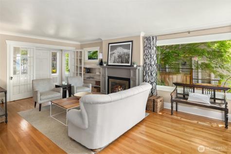 2403 11th Avenue W Seattle WA 98119