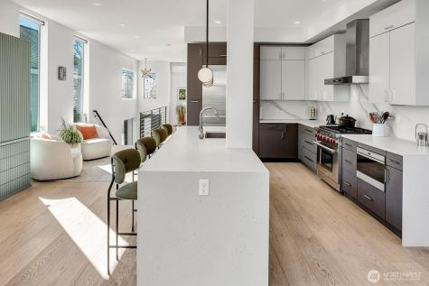 2660 9th Avenue W Seattle WA 98119