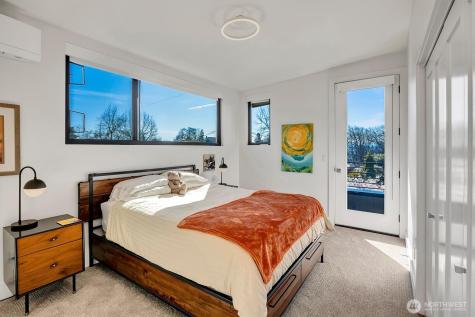 2660 9th Avenue W Seattle WA 98119