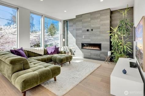 2660 9th Avenue W Seattle WA 98119