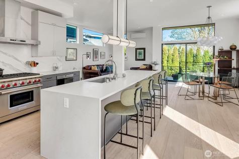 2660 9th Avenue W Seattle WA 98119
